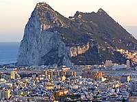 Gibraltar Monumental and Shopping Tour