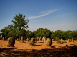 Évora - Almendres cromlech by Nekkas @Wikimedia.org