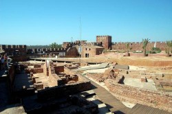 Vilamoura - Silves Castle by Steven Fruitsmaak @Wikimedia.org