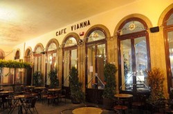 Braga - Café Vianna by Joseolgon @Wikimedia.org