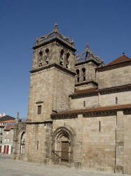 Braga - Cathedral by Nuno Tavares @Wikimedia.org