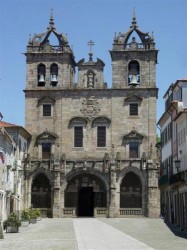 Braga - Cathedral by Snitrom @Wikimedia.org